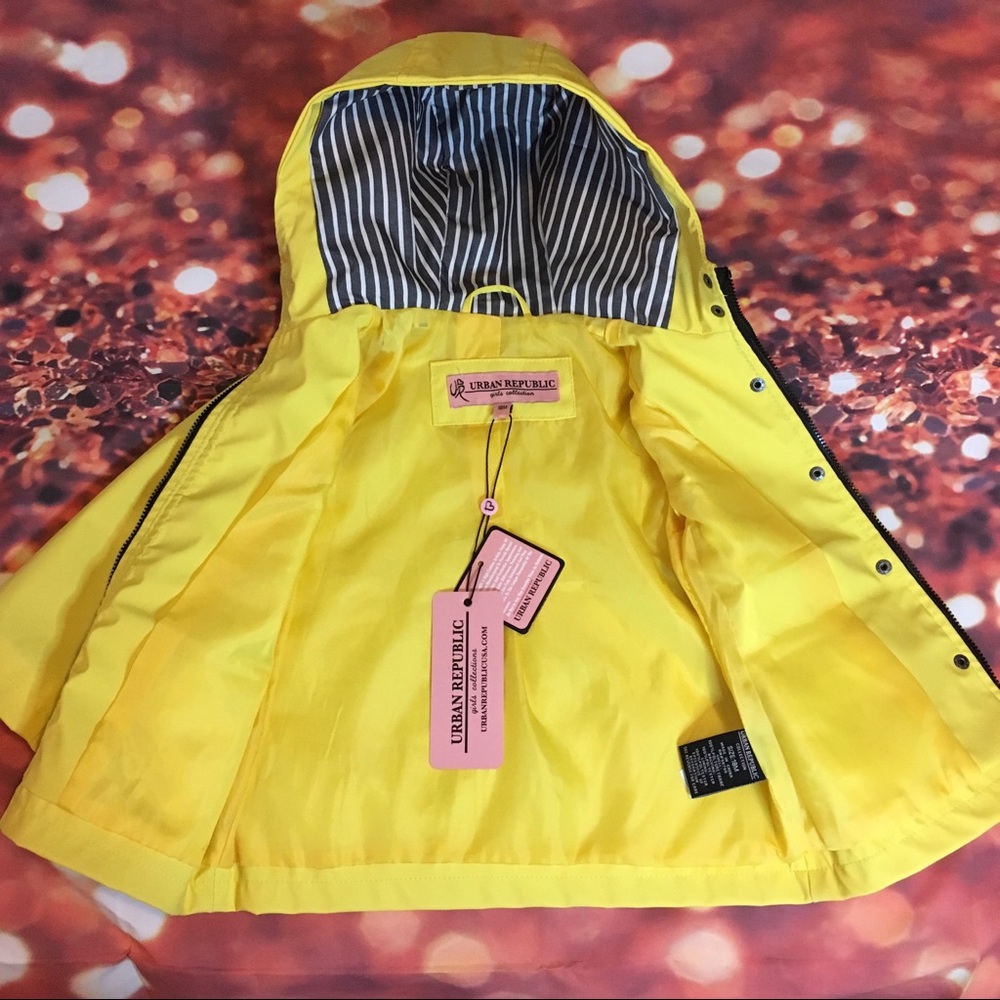 ☔️Urban Republic Infant Raincoat ☔️ - Picture 3 of 4